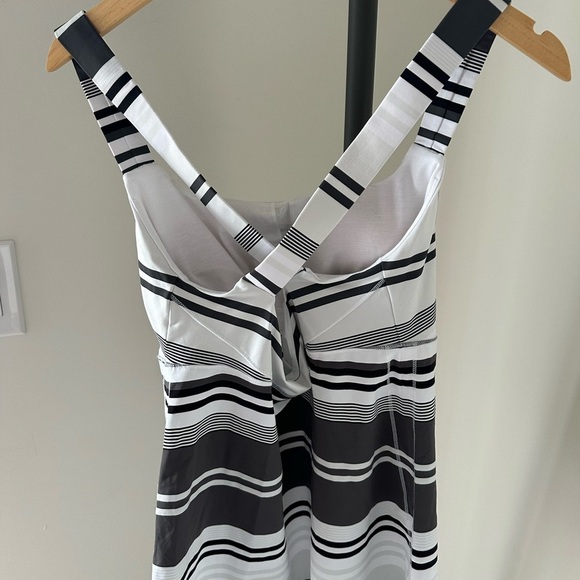 Lululemon Striped Black and White Women's Top - Picture 5 of 5